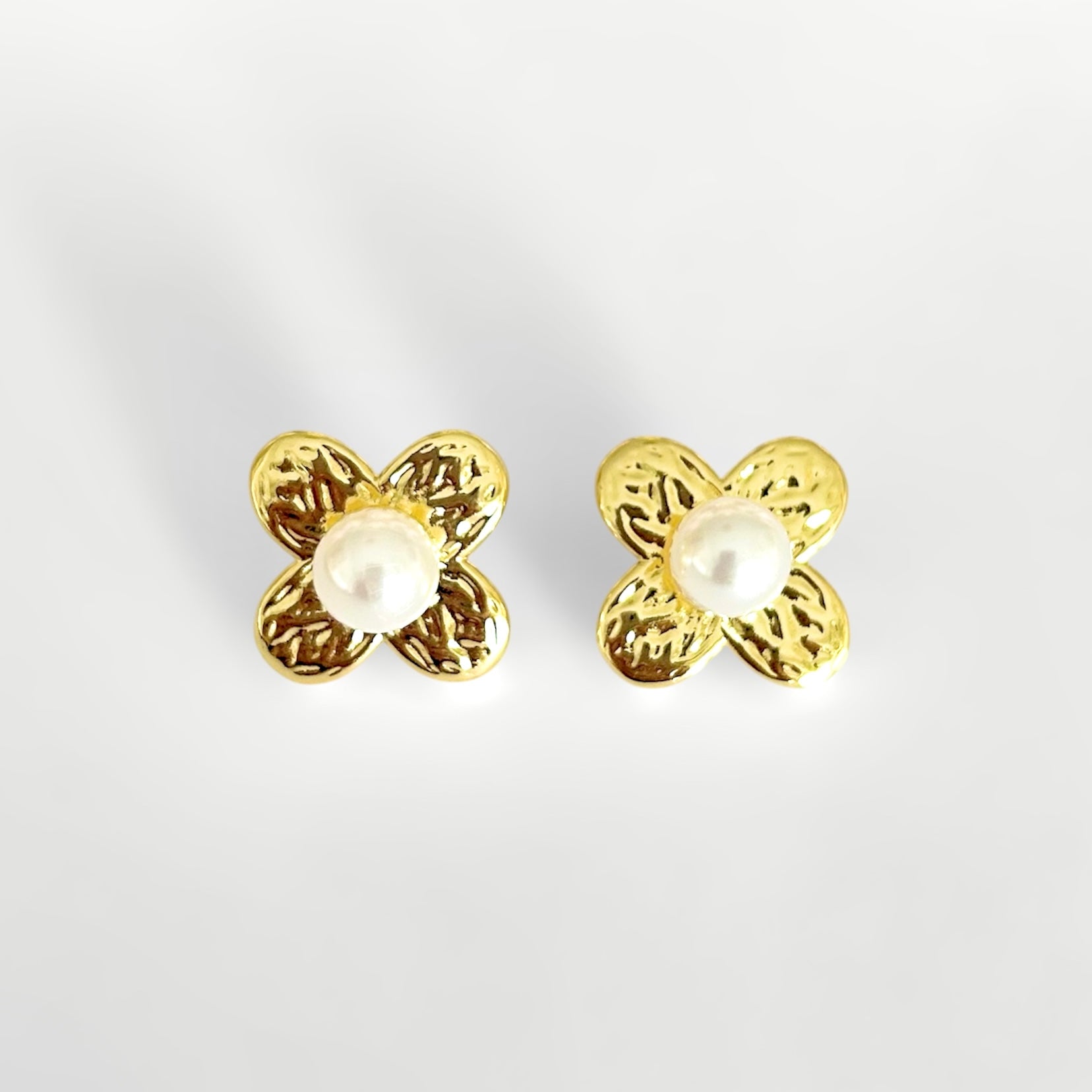 Aretes flor perla mini