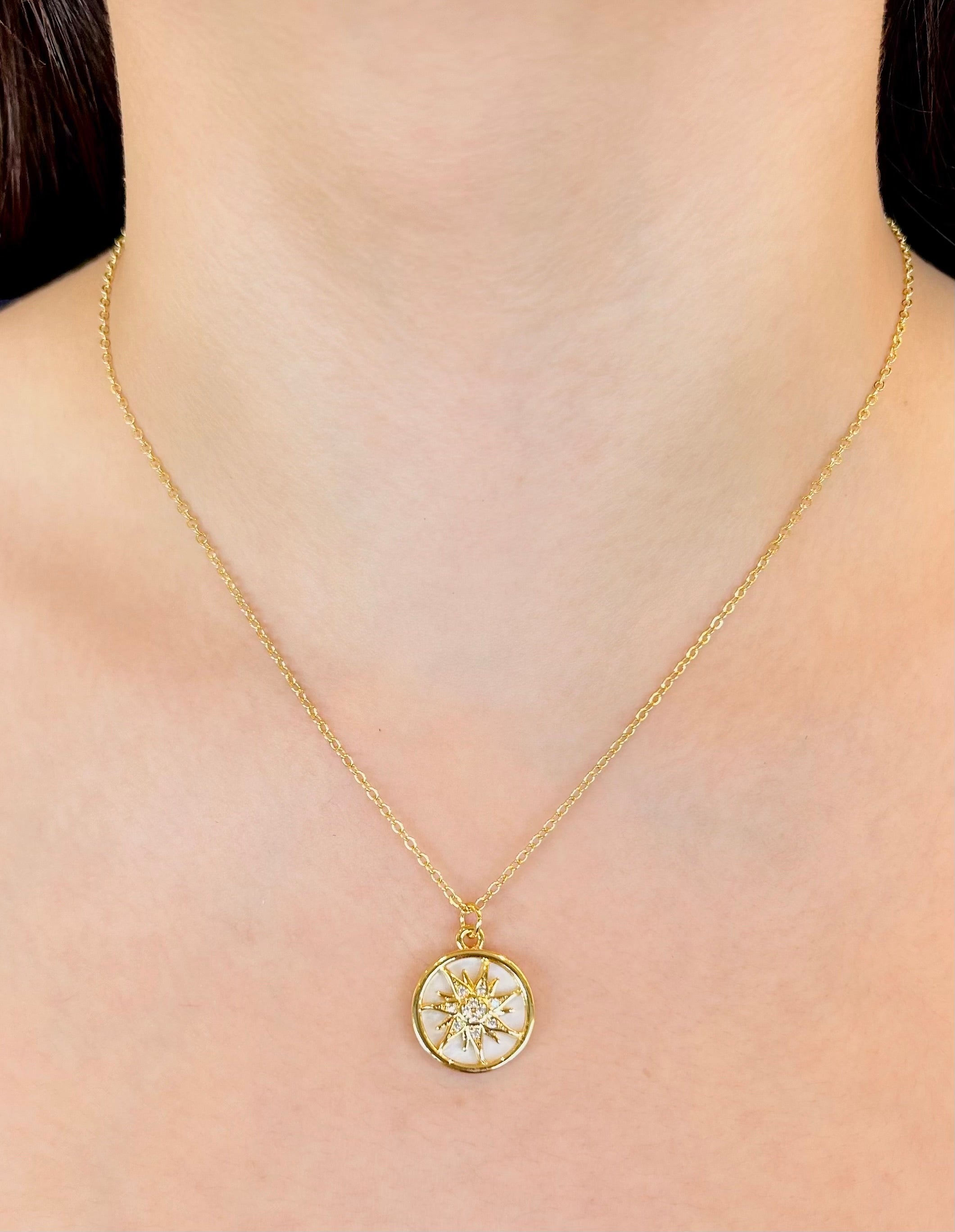 Cadena medalla sol perla